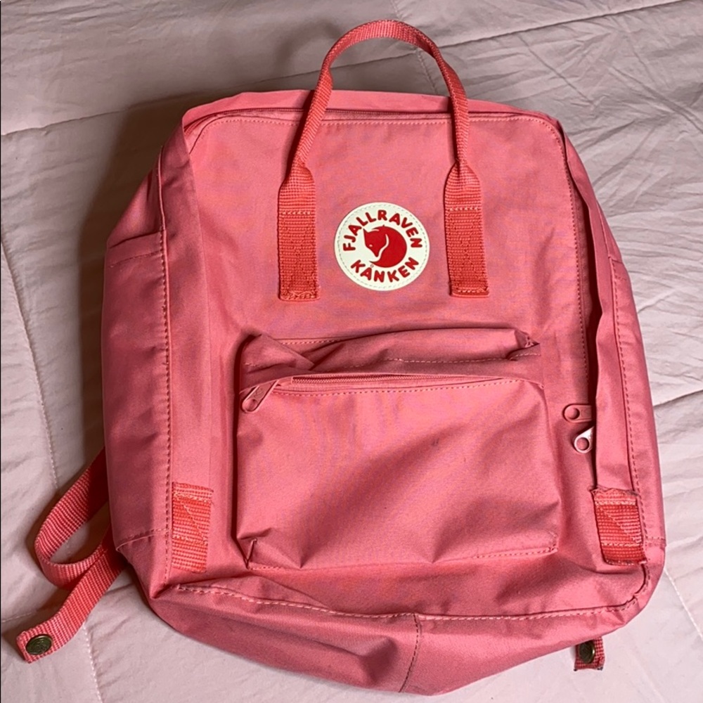 🐙 Peach Pink Fjallraven Classic Kanken Backpack🐙